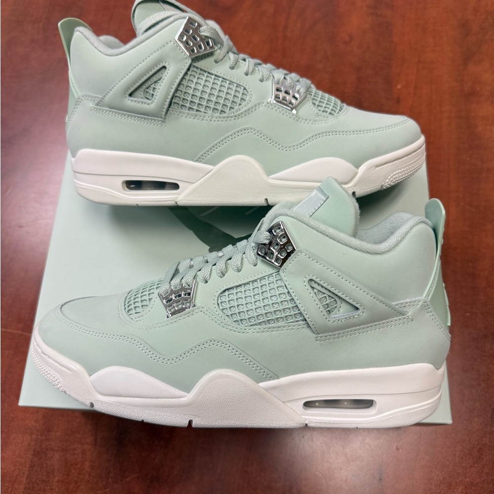 Nike Air Jordan 4 Retro Seafoam Sail Silver HV0823-003 Size 9.5 men/11 Women NIB - Picture 2 of 13
